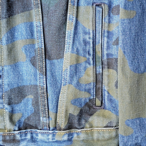 Levi's Strauss Denim Jean Jacket Men's Small Trucker Military Camo - Picture 8 of 9